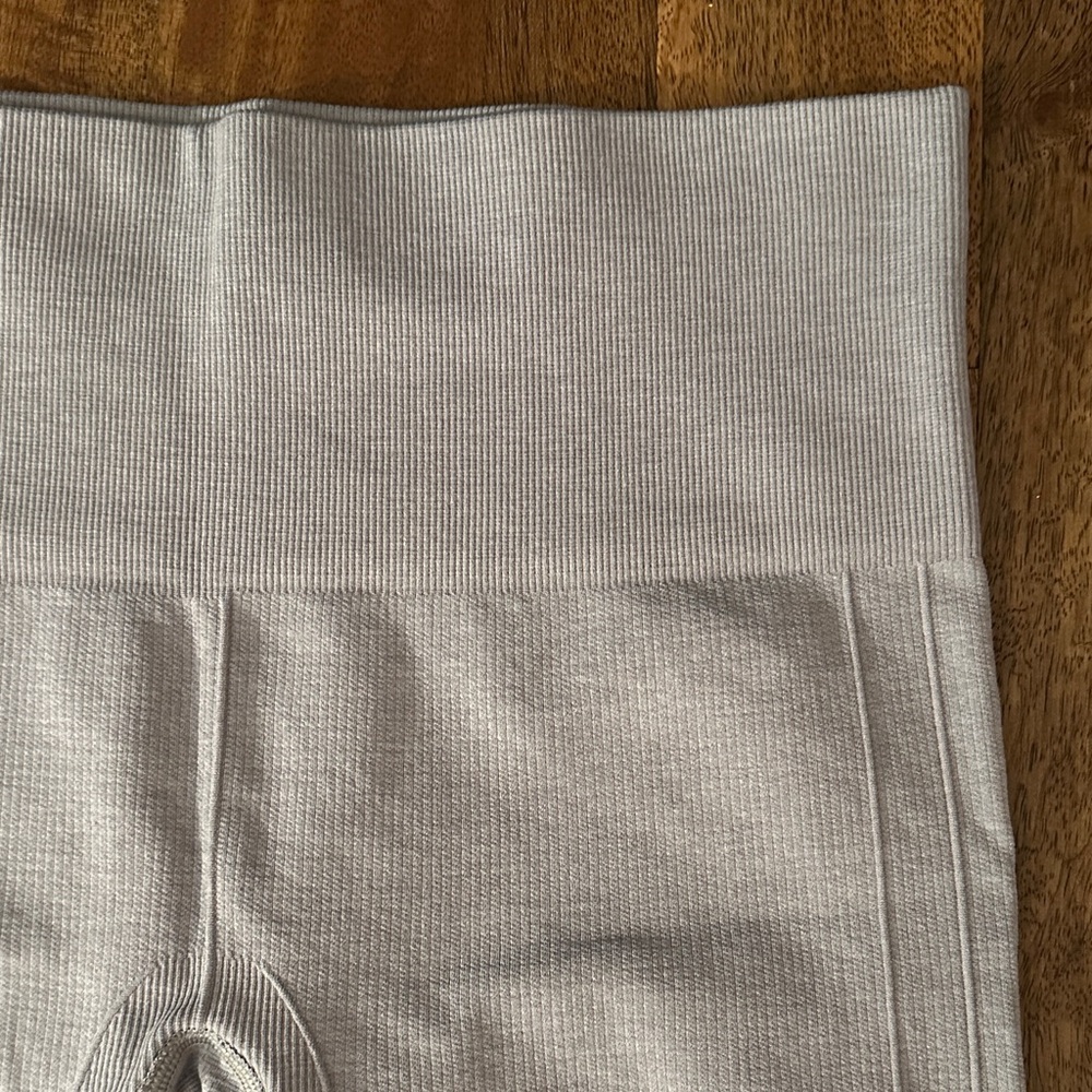 [Lululemon] Awakening Crop Leggings - Picture 4 of 6